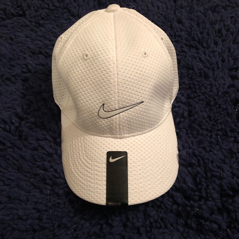 NWT NIKE HAT OSFA UNISEX